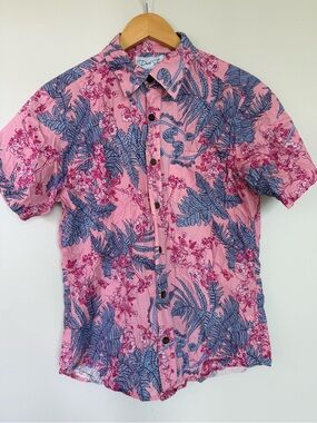 Short-Sleeve Pink Floral Button-Down Shirt with Blue Leaf Print